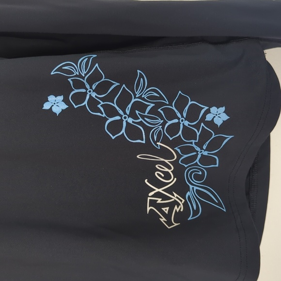 Xcel Women's Rashguard - Picture 2 of 4